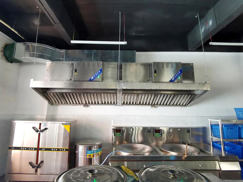 廚房排油煙工程服務(wù)多少錢？廚房排煙方案！